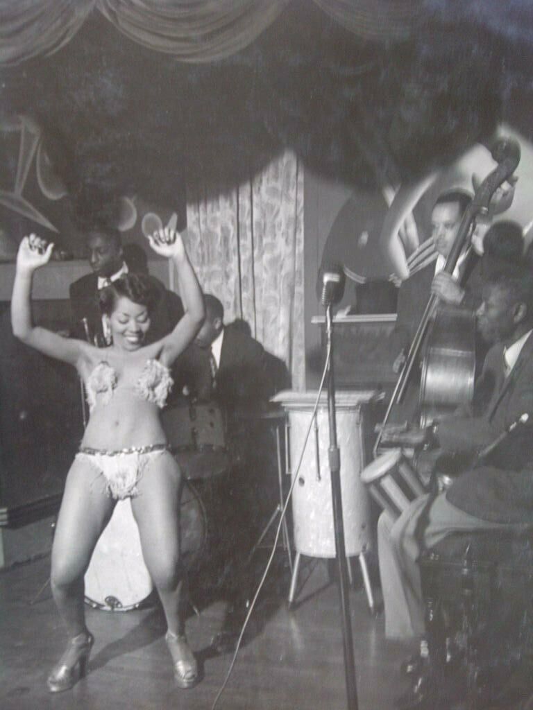 vintage nude dancing girls